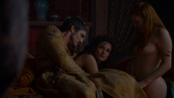 extant_GameOfThrones_4x01-TwoSwords_1216