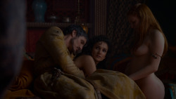 extant_GameOfThrones_4x01-TwoSwords_1219