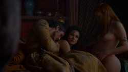 extant_GameOfThrones_4x01-TwoSwords_1222