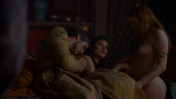 extant_GameOfThrones_4x01-TwoSwords_1224