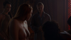 extant_GameOfThrones_4x01-TwoSwords_1232