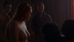 extant_GameOfThrones_4x01-TwoSwords_1233