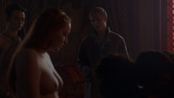 extant_GameOfThrones_4x01-TwoSwords_1235