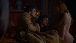 extant_GameOfThrones_4x01-TwoSwords_1239