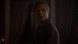 extant_GameOfThrones_4x01-TwoSwords_1250
