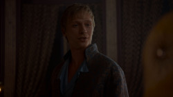 extant_GameOfThrones_4x01-TwoSwords_1252