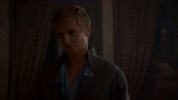 extant_GameOfThrones_4x01-TwoSwords_1261