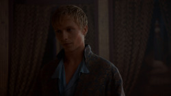 extant_GameOfThrones_4x01-TwoSwords_1262