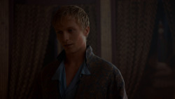 extant_GameOfThrones_4x01-TwoSwords_1263