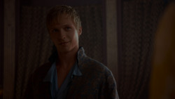 extant_GameOfThrones_4x01-TwoSwords_1276