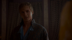 extant_GameOfThrones_4x01-TwoSwords_1277