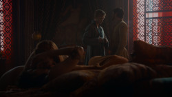 extant_GameOfThrones_4x01-TwoSwords_1302