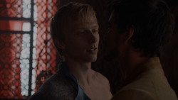 extant_GameOfThrones_4x01-TwoSwords_1336