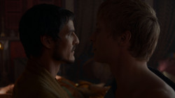 extant_GameOfThrones_4x01-TwoSwords_1342