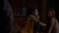 extant_GameOfThrones_4x01-TwoSwords_1352