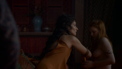 extant_GameOfThrones_4x01-TwoSwords_1353