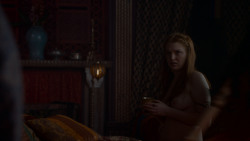 extant_GameOfThrones_4x01-TwoSwords_1355