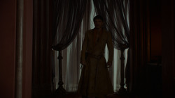 extant_GameOfThrones_4x01-TwoSwords_1375