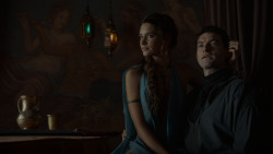 extant_GameOfThrones_4x01-TwoSwords_1414