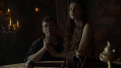 extant_GameOfThrones_4x01-TwoSwords_1420
