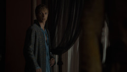 extant_GameOfThrones_4x01-TwoSwords_1437