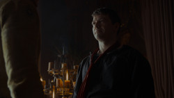 extant_GameOfThrones_4x01-TwoSwords_1495