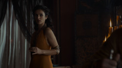 extant_GameOfThrones_4x01-TwoSwords_1518