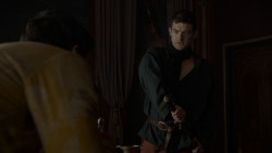 extant_GameOfThrones_4x01-TwoSwords_1521