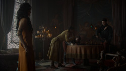 extant_GameOfThrones_4x01-TwoSwords_1547