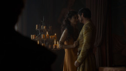 extant_GameOfThrones_4x01-TwoSwords_1592