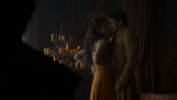 extant_GameOfThrones_4x01-TwoSwords_1594