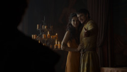 extant_GameOfThrones_4x01-TwoSwords_1596