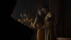 extant_GameOfThrones_4x01-TwoSwords_1597