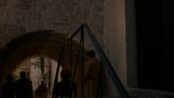 extant_GameOfThrones_4x01-TwoSwords_1669