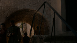 extant_GameOfThrones_4x01-TwoSwords_1673