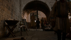 extant_GameOfThrones_4x01-TwoSwords_1675