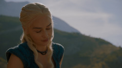 extant_GameOfThrones_4x01-TwoSwords_1897