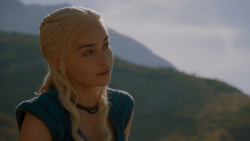 extant_GameOfThrones_4x01-TwoSwords_1898