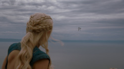 extant_GameOfThrones_4x01-TwoSwords_1910