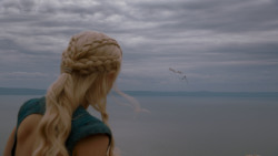 extant_GameOfThrones_4x01-TwoSwords_1912