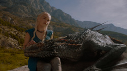 extant_GameOfThrones_4x01-TwoSwords_1916