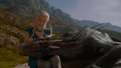 extant_GameOfThrones_4x01-TwoSwords_1923