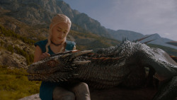 extant_GameOfThrones_4x01-TwoSwords_1928
