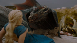 extant_GameOfThrones_4x01-TwoSwords_1991