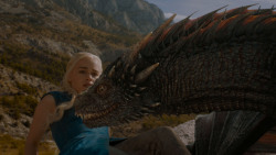 extant_GameOfThrones_4x01-TwoSwords_1993