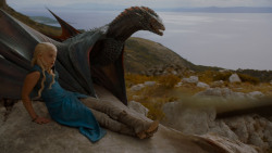extant_GameOfThrones_4x01-TwoSwords_1998