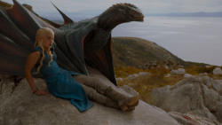 extant_GameOfThrones_4x01-TwoSwords_1999