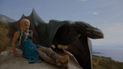 extant_GameOfThrones_4x01-TwoSwords_2005