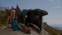 extant_GameOfThrones_4x01-TwoSwords_2007
