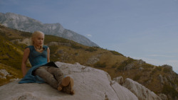 extant_GameOfThrones_4x01-TwoSwords_2010